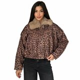 Trendy leopard bomber jacket in leatherlook versierd met nailheads_