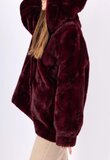 Korte bordeaux faux fur jas met mink effect_