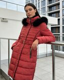 Élégante doudoune mi-longue rouge_