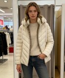 Sportieve cream korte pufferjas_