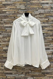 Trendy witte blouse in satijn_