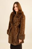 Bruine midi luxe mantel in faux fur  _