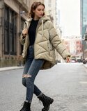 Trendy taupe korte down jacket_