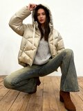 Trendy beige korte down jacket_