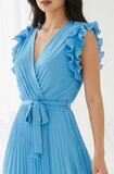 Elégante robe longue plissée bleu clair _
