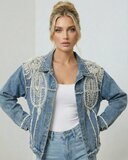 Veste en jean bleu premium ornée de perles, de strass et de broderies exclusives_
