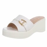 Witte wedge mules met goudkleurige gesp Cirilla_