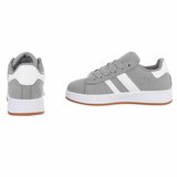 Grijze lage sneaker Hesly met witte strepen_