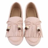 Roze suède loafers Censi met franjes en strikdetail_