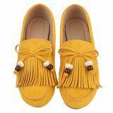 Gele suède loafers Censi met franjes en strikdetail_