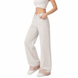 Licht grijze wide-leg jeans met subtiele flare_