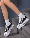 Zwarte platform sneakers Sharona met strass details_