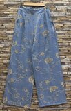 Luchtige wide leg broek blauw met bloemenborduursel_