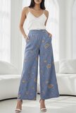 Luchtige wide leg broek blauw met bloemenborduursel_