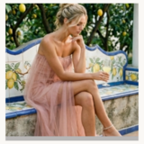 Elegante nudekleurige bustier jurk met tulle_