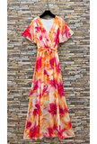 Elegante maxi jurk in oranje-roze bloemenprint met strikceintuur_