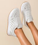 Witte sneakers met strass details – trendy & comfortabel_