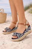 Zomerse blauwe wedge sandaal Manon._
