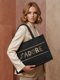 Elegante zwarte shopper met geborduurde parelletters_