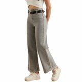 Lichtgrijze wide leg jeans met riem_