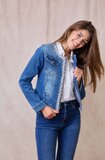 Hippe korte licht blauwe jeans stone washed jacket met parels en strass_