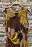 Magnifique robe bodycon sans manches marron-jaune_