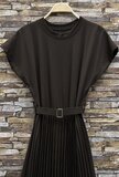 Bruine plissé maxi jurk met ceintuur_