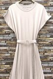Beige plissé maxi jurk met ceintuur_