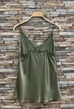 Kaki satijnen top met verstelbare bandjes en kantdetails_