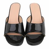 Elegante zwarte lakmules met kitten heel-Belis_