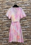 Pastel roze wikkeljurk met strikceintuur_