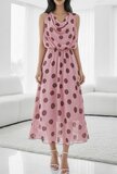 Roze midi jurk met stippen en watervalhals _