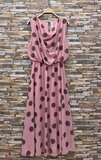 Roze midi jurk met stippen en watervalhals _