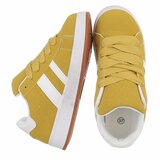 Gele lage sneaker Hesly met witte strepen_