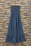 Blauwe strapless maxi jurk in lyocell met gesmokte top_