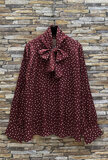 Elegante bordeaux blouse met stippen en strik_