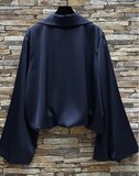Luxe donkerblauwe satijnen blouse – Made in Italy_
