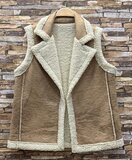 Luxe kaki bodywarmer met teddy afwerking_