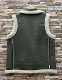 Luxe kakigroene bodywarmer met teddy afwerking_