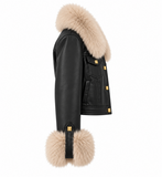 Luxe zwarte leatherlook jas met beige bontkraag_