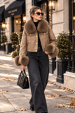 Luxe taupe leatherlook jas met taupe bontkraag_