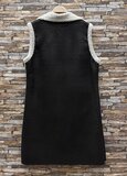 Luxe zwarte midi bodywarmer met teddy afwerking_