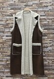 Luxe bruine midi bodywarmer met teddy afwerking_