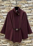 Bordeaux cape jas met elegante ceintuur_