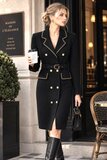 Elegante zwarte jurk met gouden details en ceintuur_