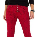 Jeans red met black prints._