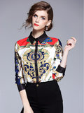 Blouse in barok style._