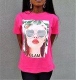 T shirt fashion lady met zonnebril_