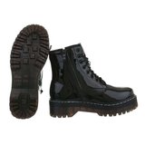 Zwarte hoge lak veterboot Hana._