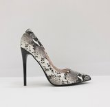 Trendy pump Oda 1 met slangenprint._